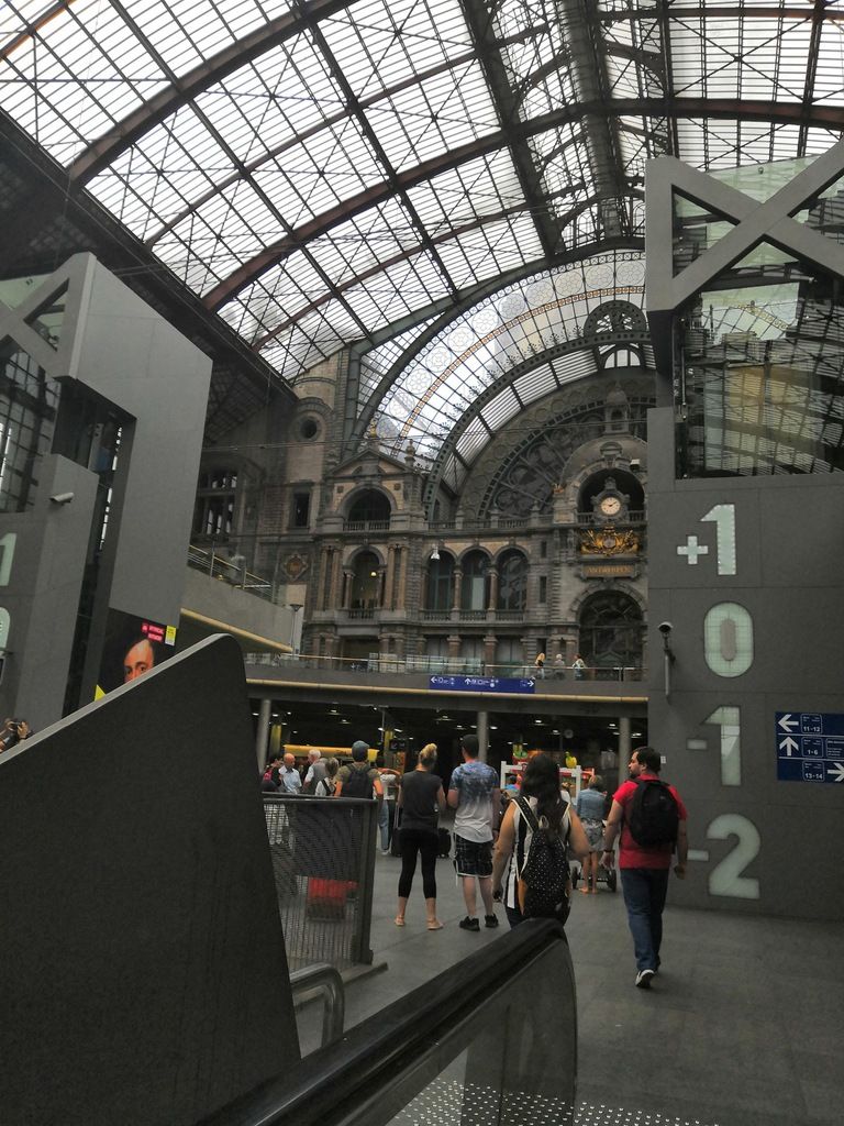 898 - A l'anversoise (8)