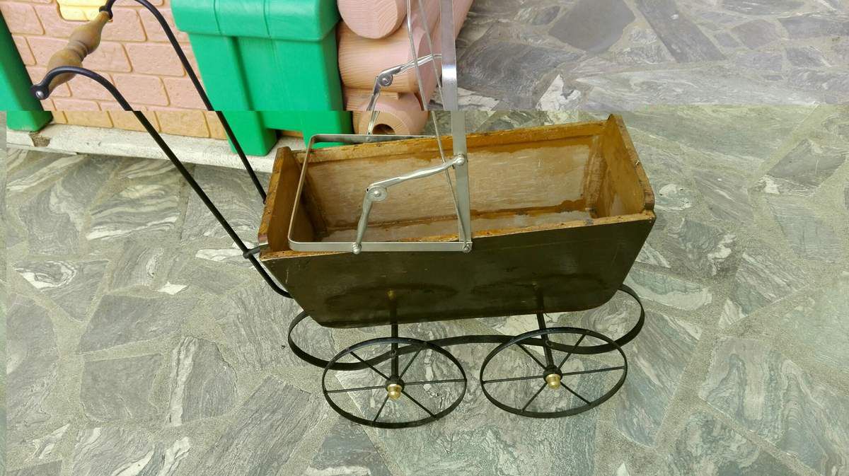 restauration d'un très ancien landau de poupée en bois avec roue en fer -  Le blog de La passion de Nade