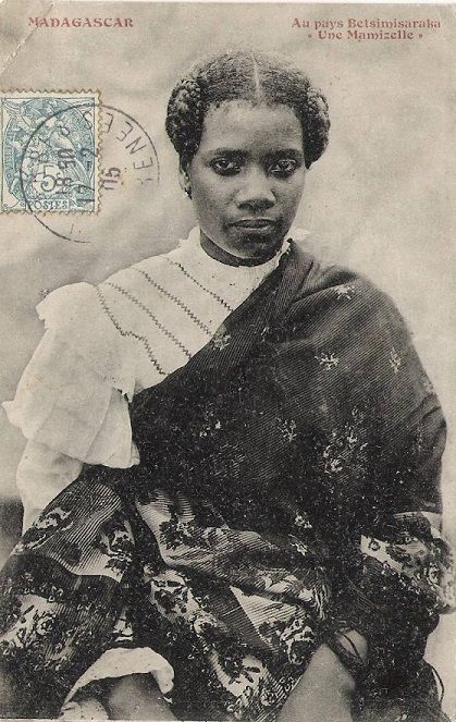 Autour de la tresse traditionnelle malgache et ses significations