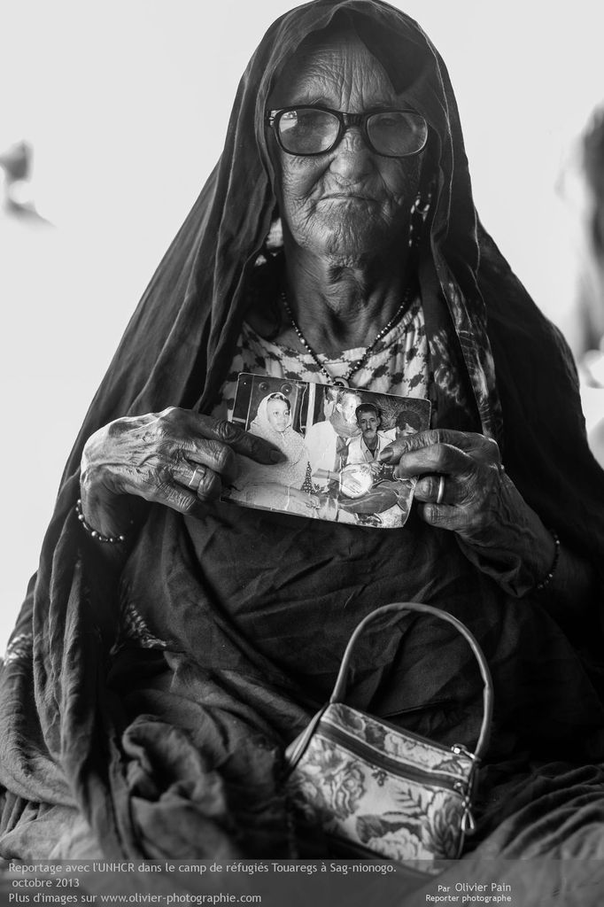 Photo :Famille de réfugiés Touaregs venant du Nord du Mali. Photographies prises au camp de Nag-Nionogo.