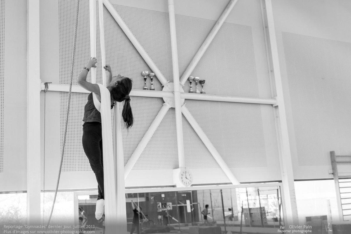 Reportage sur la gymnastique artistique féminine en france. le dernier jour d'entrainement de l'année 2013 et le départ de quelques entraineurs. De beaux moments.