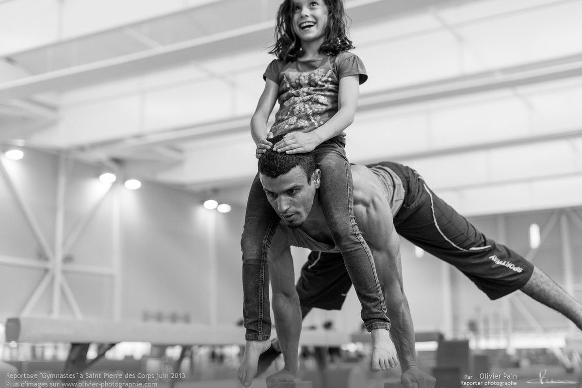 Reportage sur la gymnastique en France. Suivi de jeunes gymnastes de Saint Pierre des Corps à quelques km de Tours. 