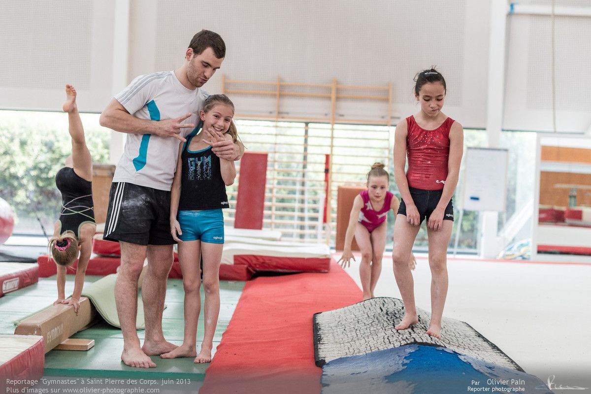 Reportage sur la gymnastique artistique féminine en France (GAF). Un suivi d'une équipe de jeune gymnastes de Saint Pierre des corps sur le long terme.