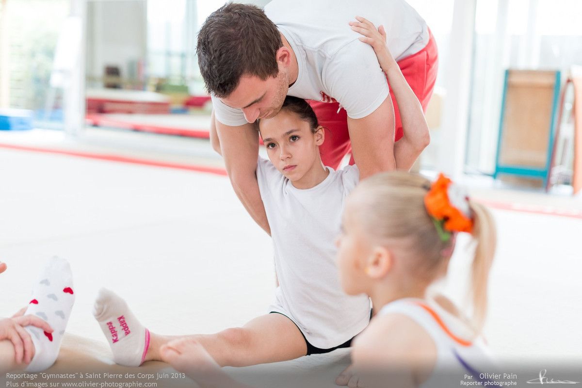 Reportage sur la gymnastique en France. Suivi d'une équipe de jeunes gymnastes de Saint Pierre des Corp, ville située à quelques km de Tours.