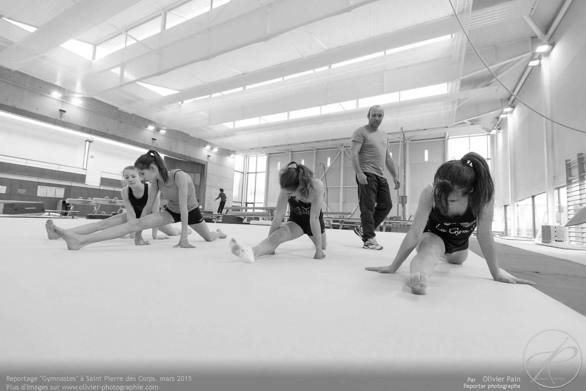 Reportage sur la gymnastique artistique féminine (GAF) en France. Reportage réalisé à Saint pierre des corps à quelques km de la ville de Tours. 