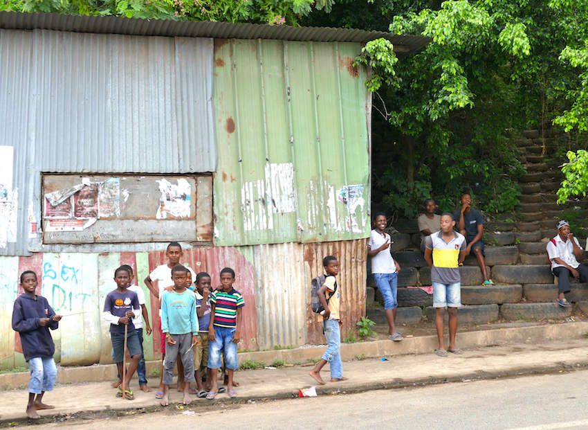 mayotte jeunes 17 ans macron comores visite president