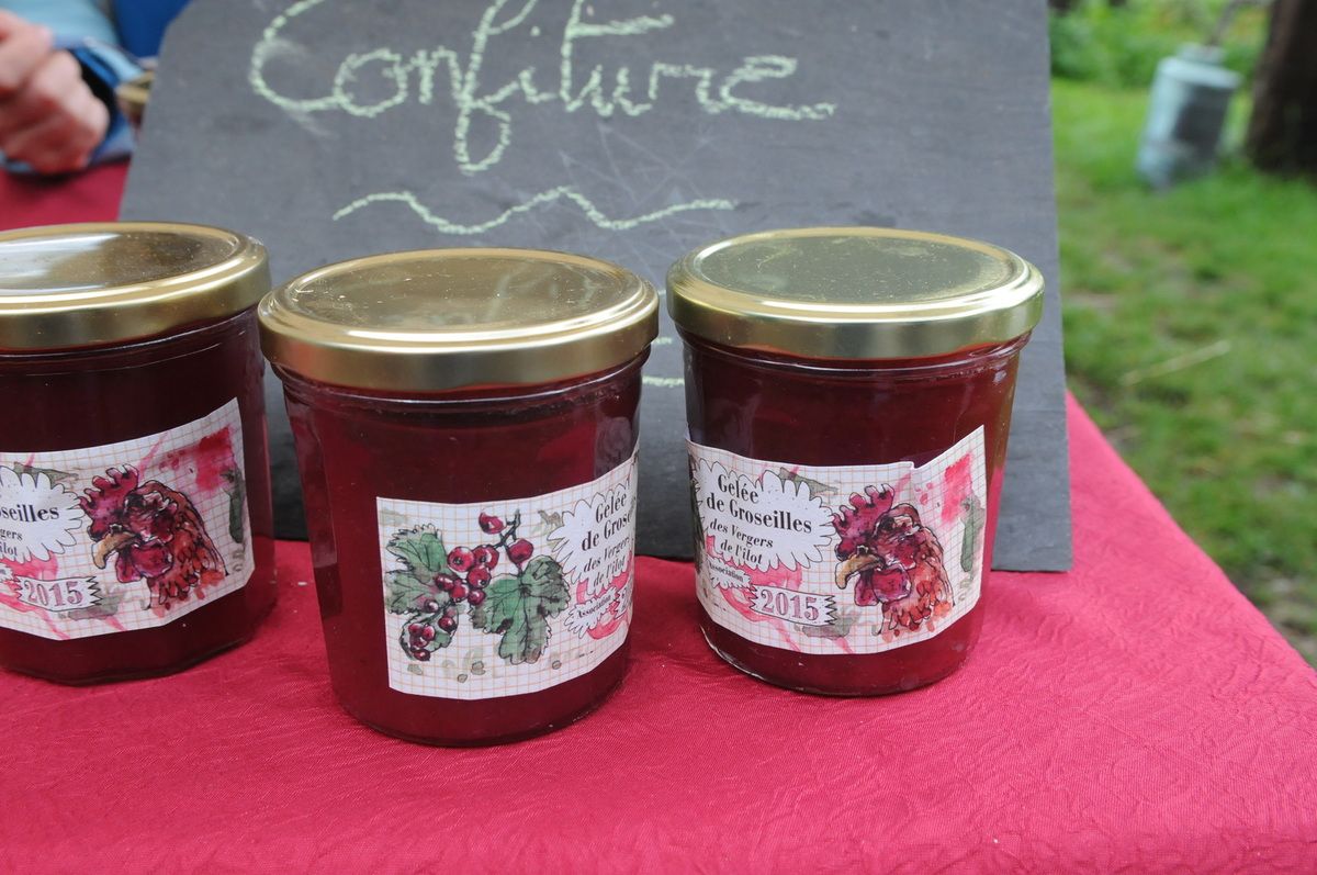 Vous êtes les bienvenus le 26 et 27 mai au verger ! ambiance guinguette !Restauration cuisine maison et vente de confitures ,ateliers apiculture ,permaculture ,arbres fruitiers,compostage etc ...
