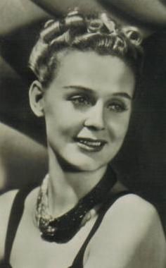 GLORIA STUART