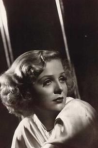 GLORIA STUART