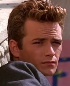 LUKE PERRY BIOGRAPHIE CINEREVES