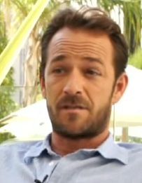 LUKE PERRY BIOGRAPHIE CINEREVES