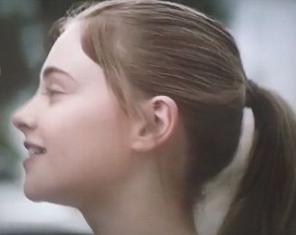 réalisé par Jennifer Gage une adaptation du premier livre de la série de romans d'Anna Todd avec Josephine Langford,