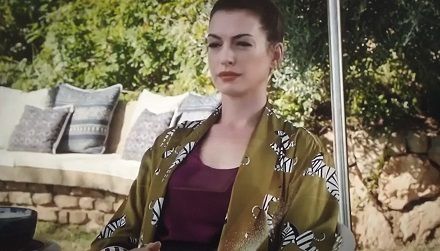 Anne Hathaway, Rebel Wilson, Alex Sharp, Ingrid Oliver, Emma Davies, Dean Norris, Casper Christensen.THE HUSTLE
