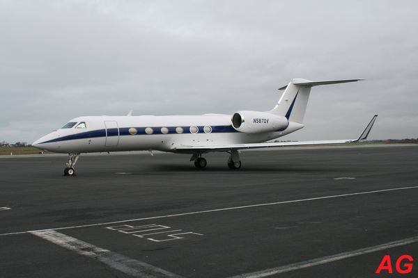 Le Gulfstream IV N587DV.
