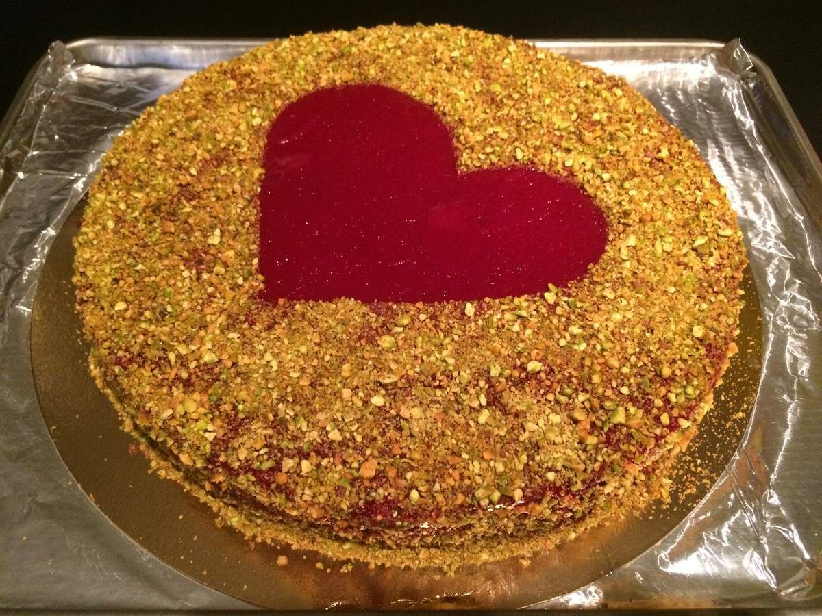 Gateau D Anniversaire Pistache Framboise Scrap N Cakes