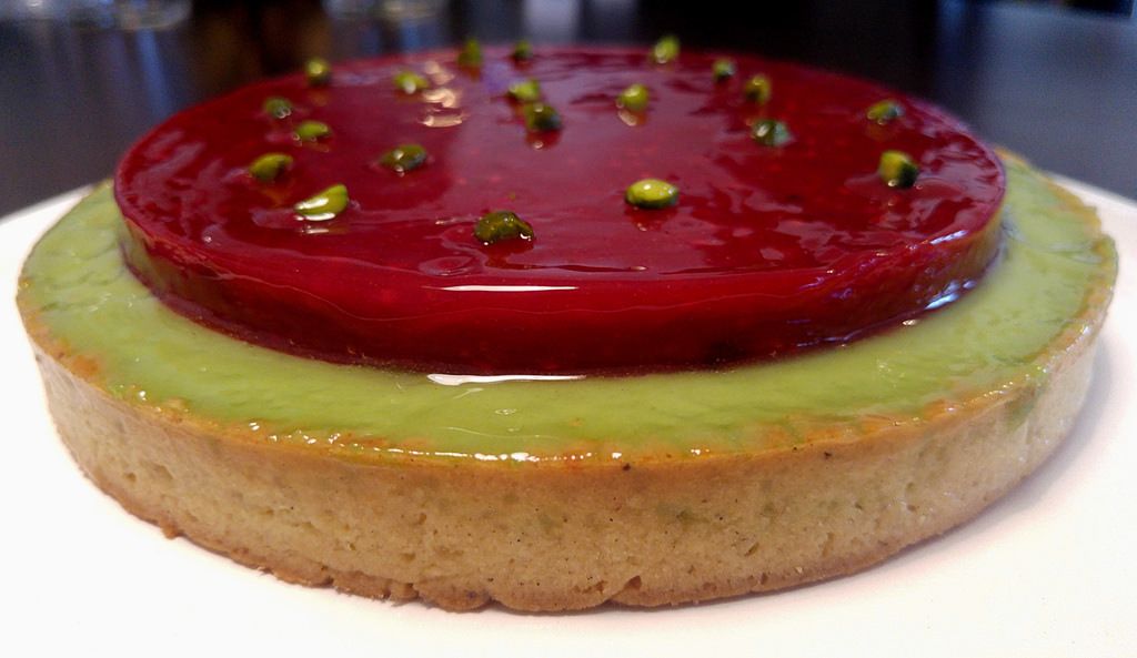 Tarte pistache framboises basilic - Dim aux fourneaux
