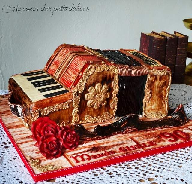 Gateau Sculpte Accordeon Au Coeur Des Petits Delices