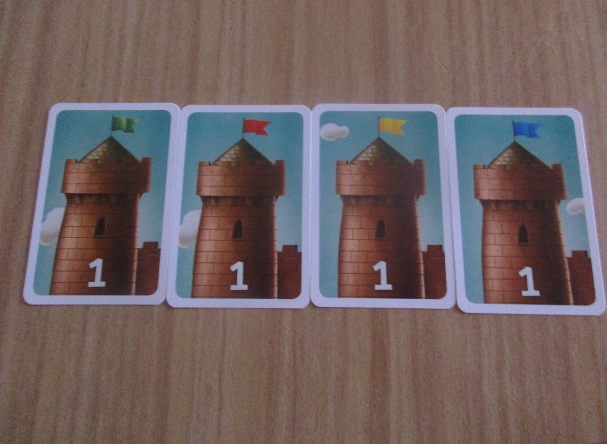 Le but du jeu est de réussir à réaliser un rempart de 10 cartes.