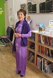 Tuet im "Áo dài"