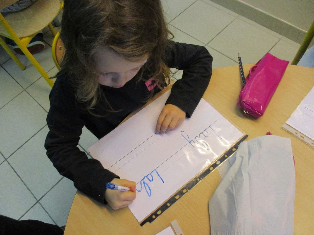 Ecrire son prénom "en attaché" en GS Ecole Notre Dame Campénéac