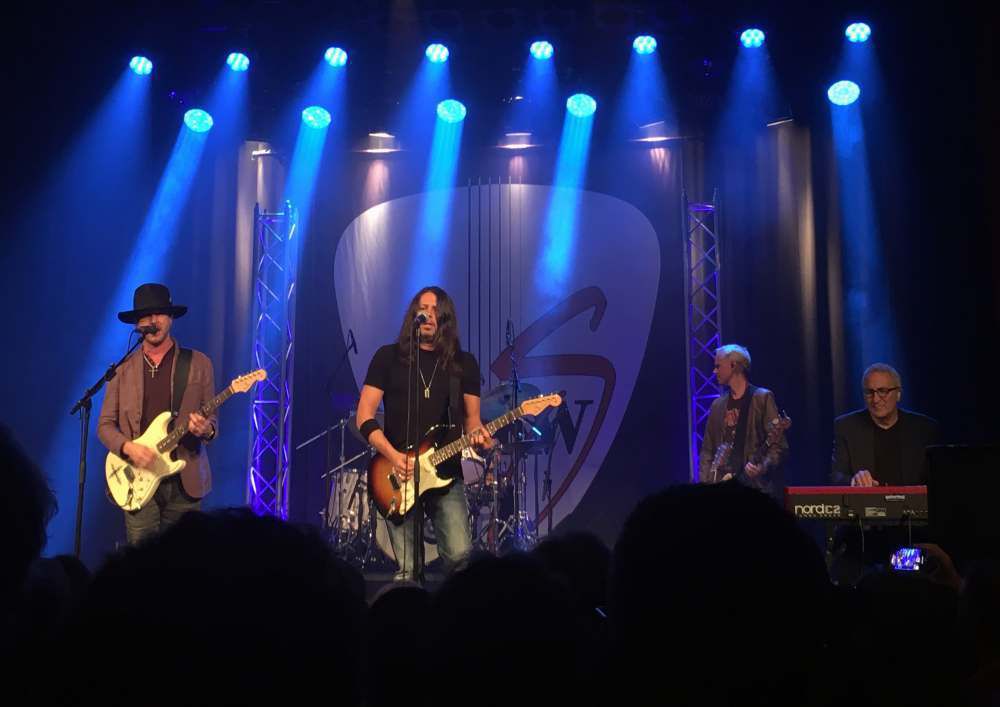Kenny Wayne Shepherd et Noah Hunt se complètent sur scène