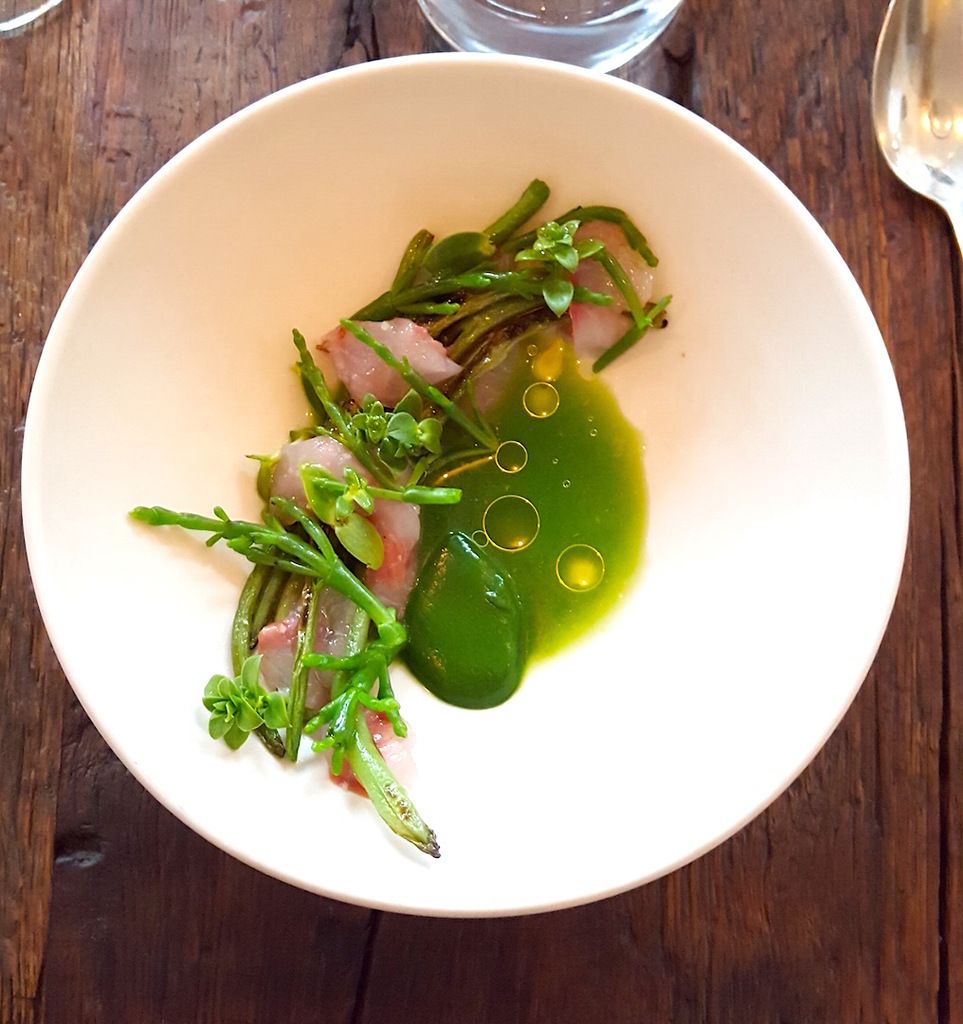 Rouget Saint Gilles Croix de Vie, jusde cosse, livèche et haricots