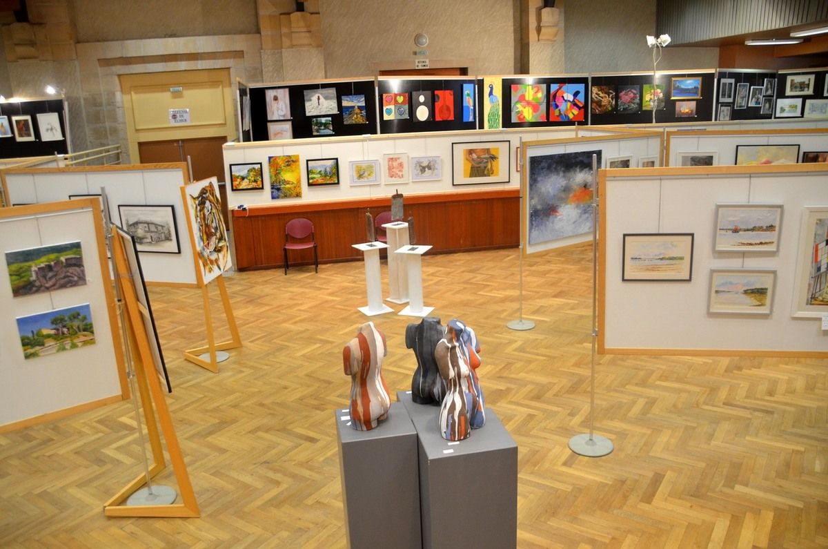 Un mois de peintures et de sculptures au 55ème salon des arts pontévallois.