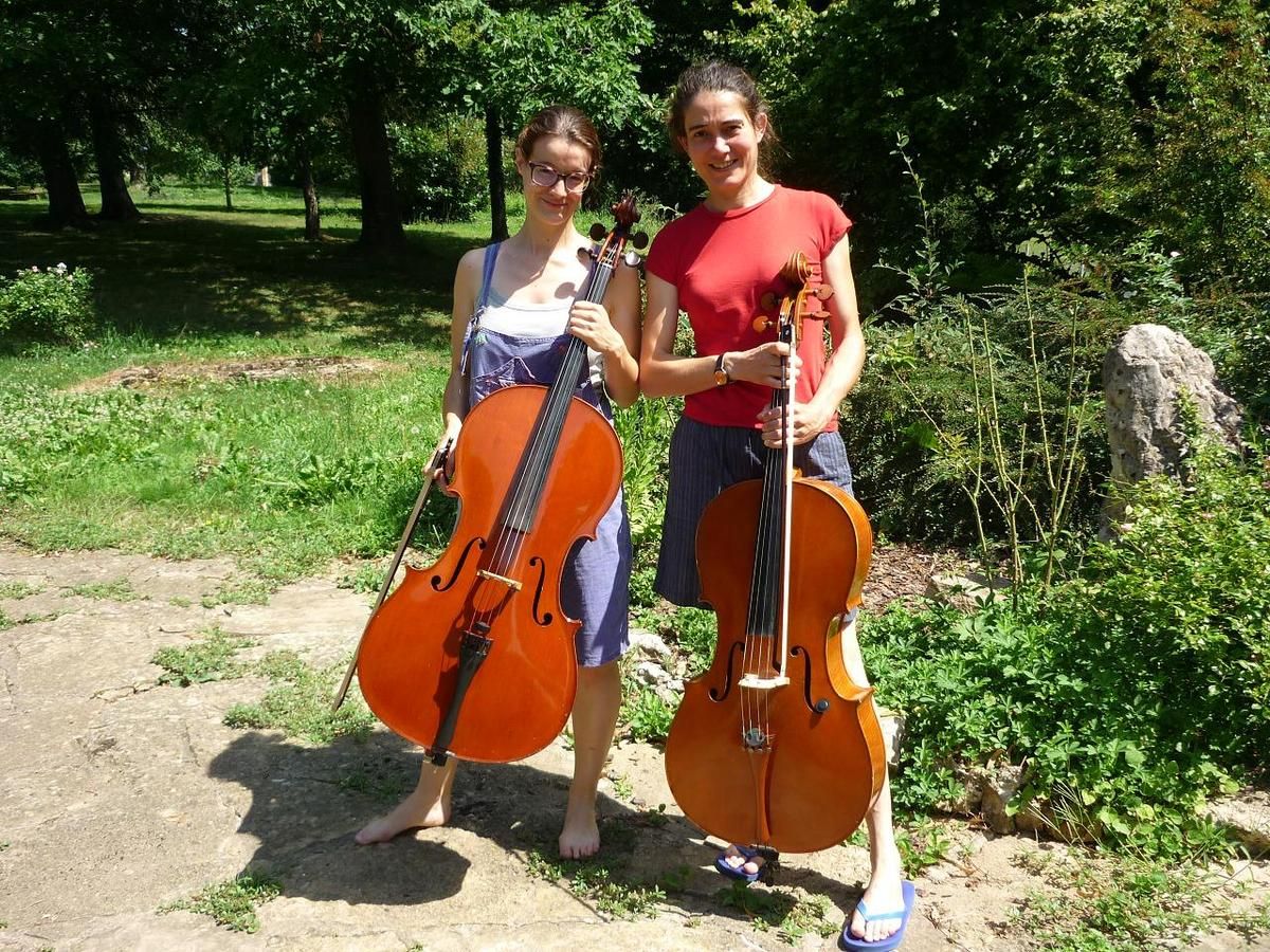 Marie-Amour Saint-Paul et Domitille Sanyas.