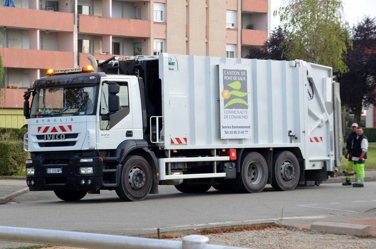 Ramassage des ordures ménagères.