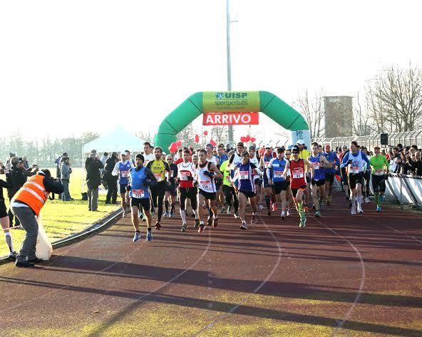 Maratona di Crevalcore 2016 (5^ ed.). Crevalcore si prepara ad accogliere la Befana con Maratona e Mezza