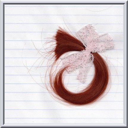 La perruque est autorisée aux femmes qui prennent des traitements causant la chute de leurs cheveux (audio-vidéo)