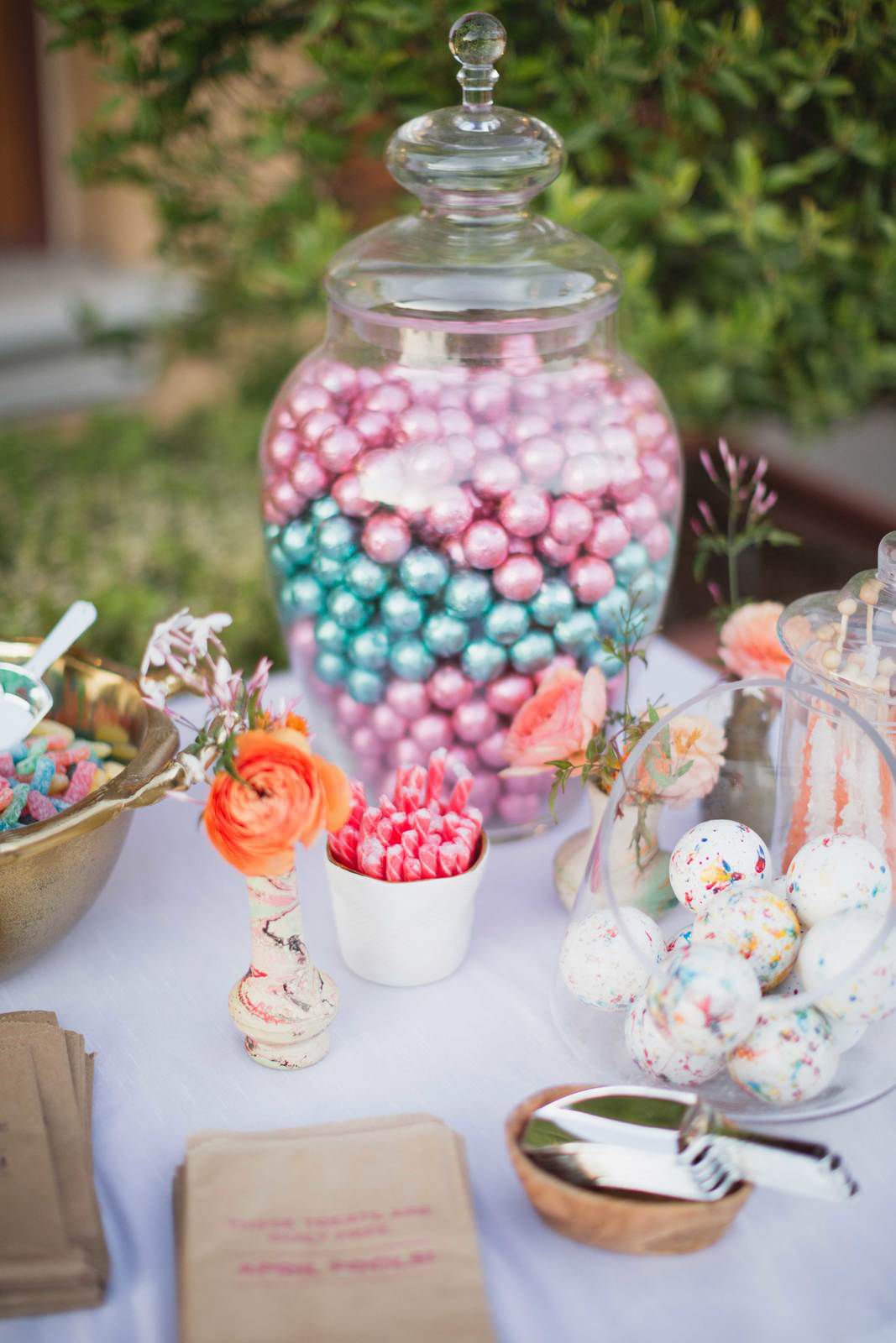 Quatre conseils pour créer un buffet de bonbons moderne et haut de gamme  lors de votre mariage - La Boutique de Juliette