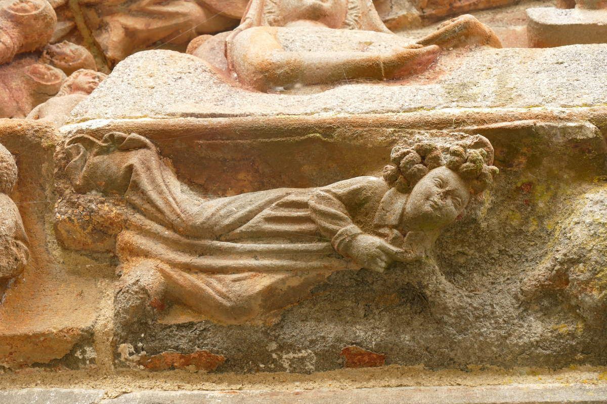 Voussure du porche sud  de l'église Saint-Salomon, La Martyre. Photographie lavieb-aile.