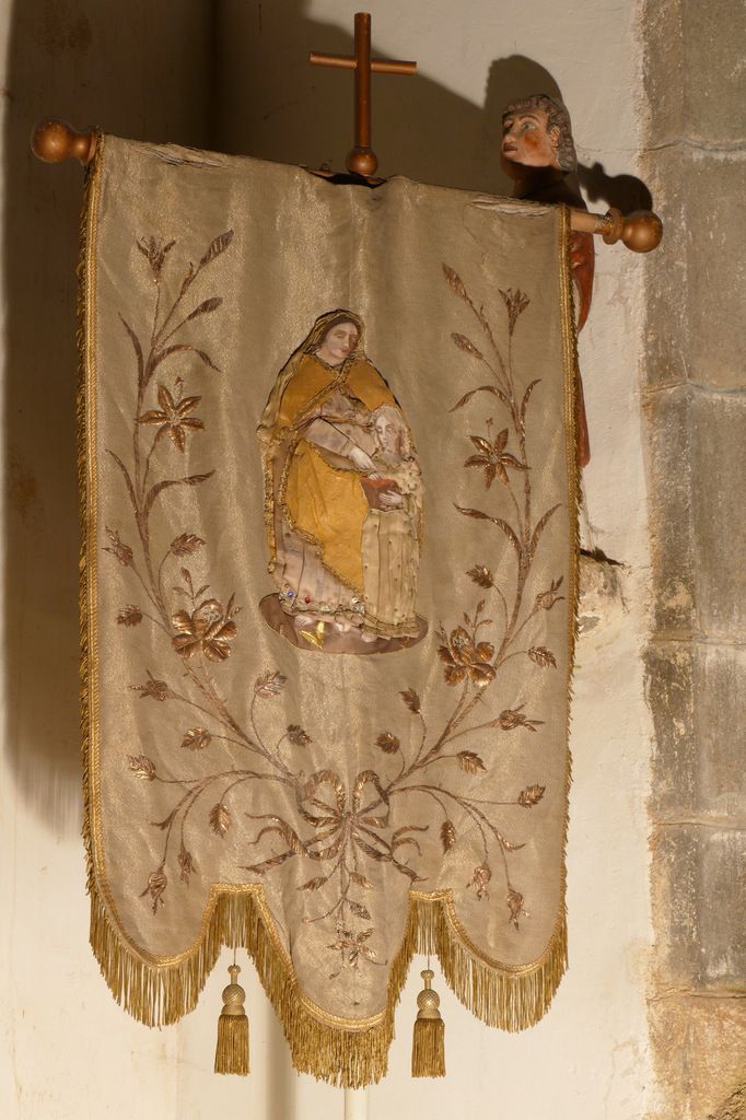 Bannière de sainte Anne éducatrice, église Sainte-Nonne de Dirinon. Photographie lavieb-aile 2016.