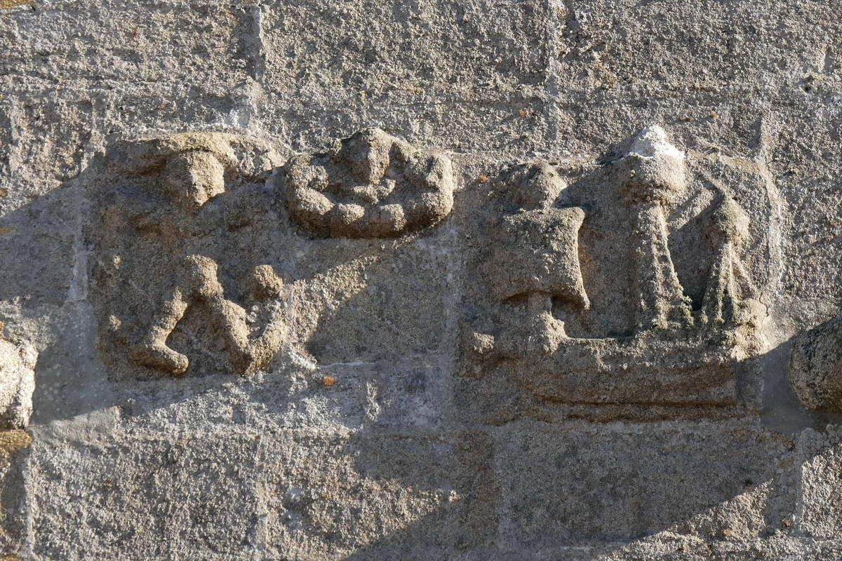 Carvelle de la face nord de la tour-clocher,  l' église Notre-Dame de Croas-Batz. Photographie lavieb-aile juillet 2017.