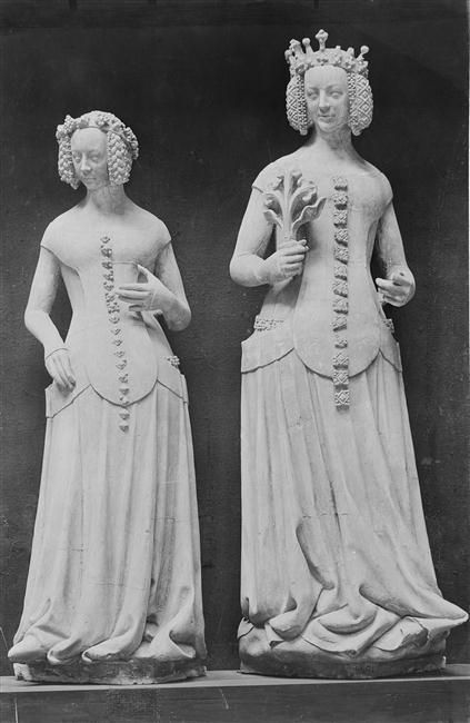 Moulage des statues de Jeanne de Boulogne et d'Isabeau de Bavière par Guy de Dammartin, palais des comtes de Poitiers.  https://www.photo.rmn.fr/archive/16-527154-2C6NU0A4FDYKM.html