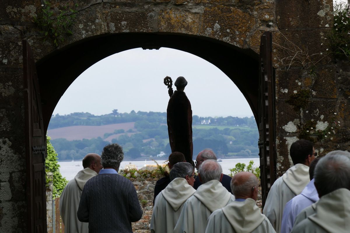 Le pardon de saint Guénolé de l'abbaye de Landévennec. Photographie lavieb-aile 1er mai 2019.