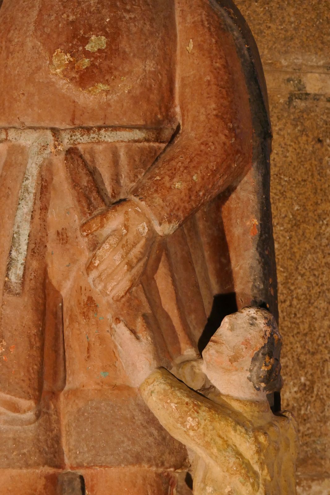 Statue de saint Roch (granite, 1509), église de Locronan. Photographie lavieb-aile.