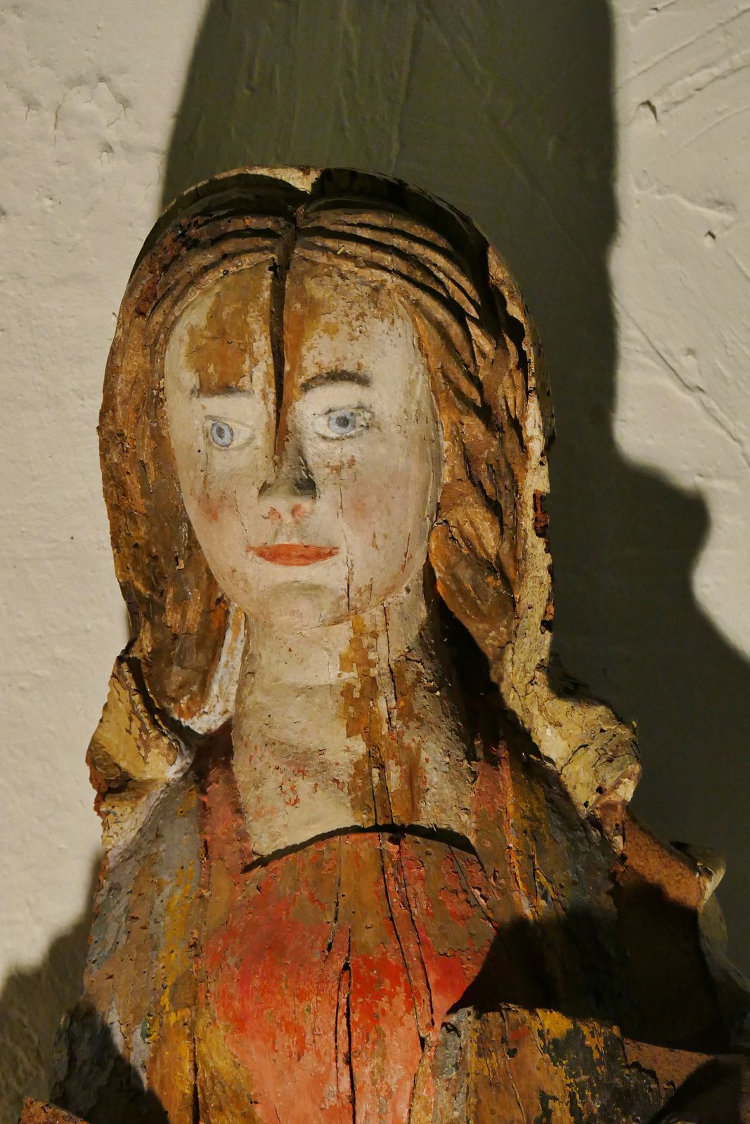 Statue de sainte Julitte provenant de la chapelle de Lanjulitte, exposée dans l' église de Telgruc. Photographie lavieb-aile juillet 2020. 