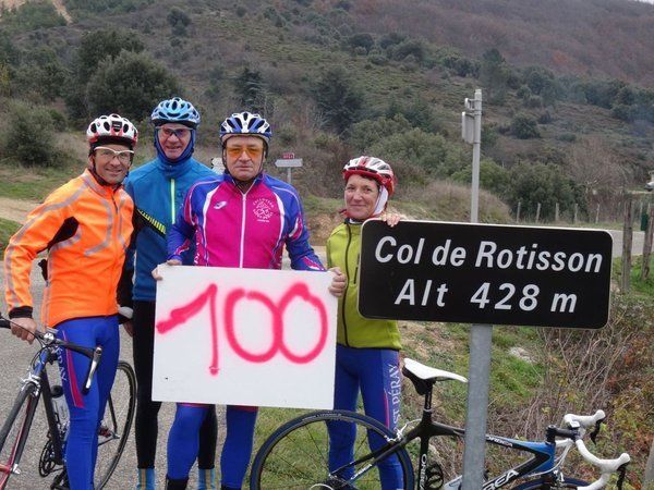 Toujours en bleu , pour les fêtes au Col de Rotisson, fin 2015 : les 100 fois de Maurice, les 100 fois de Philippe, l'anniversaire d'André 