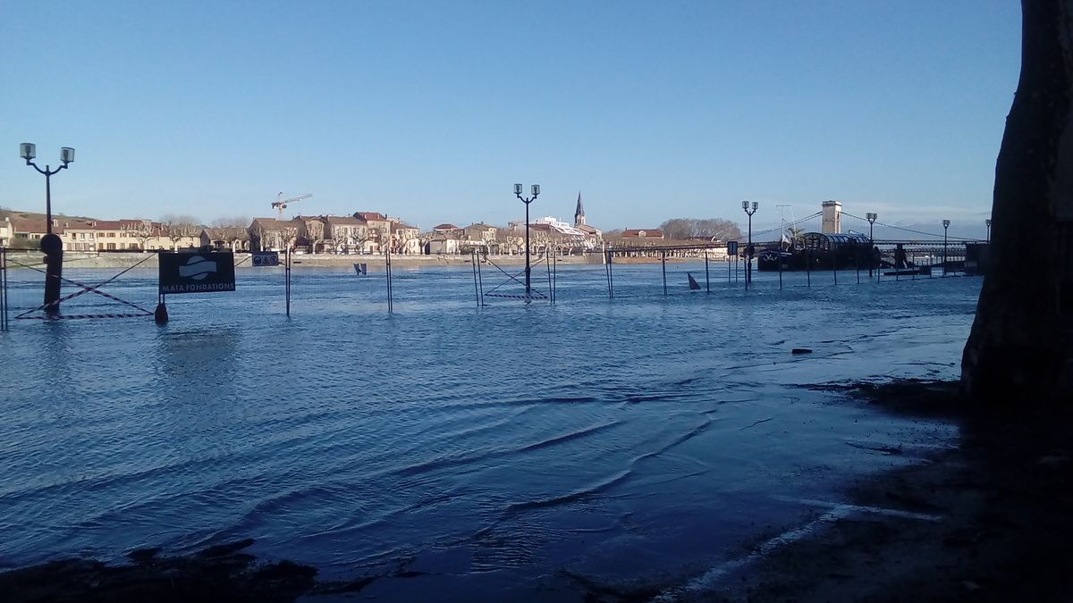 La crue à Tournon mardi 23/01