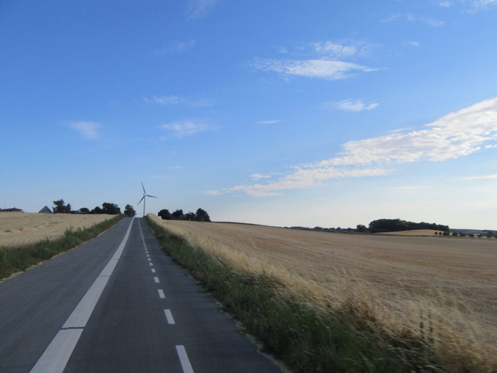 Autant de largeur pour les vélos que pour les voitures !!! 