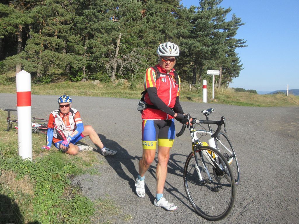 C'est parti, on traverse la Gagne et une belle montée ne tarde pas à nous réchauffer ! 