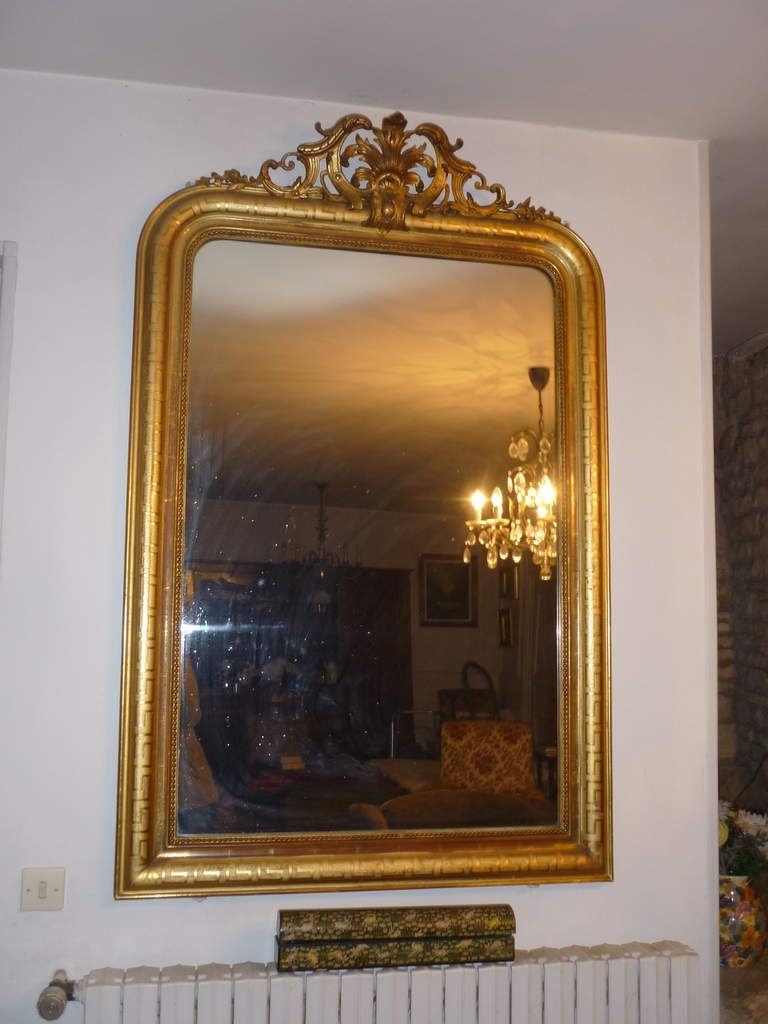 Miroir Napoléon III en bois doré et stuc à vendre