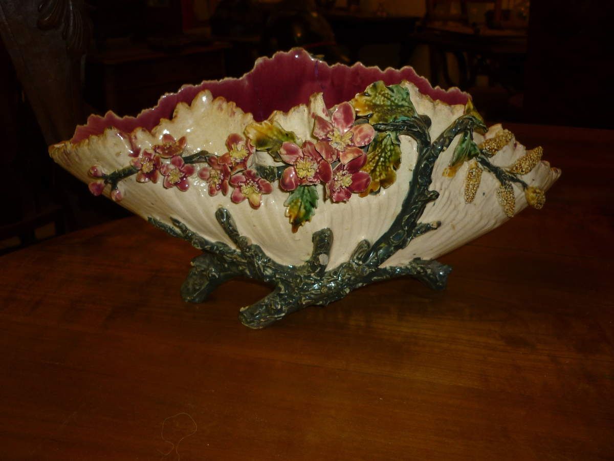 vase en barbotine ancienne
