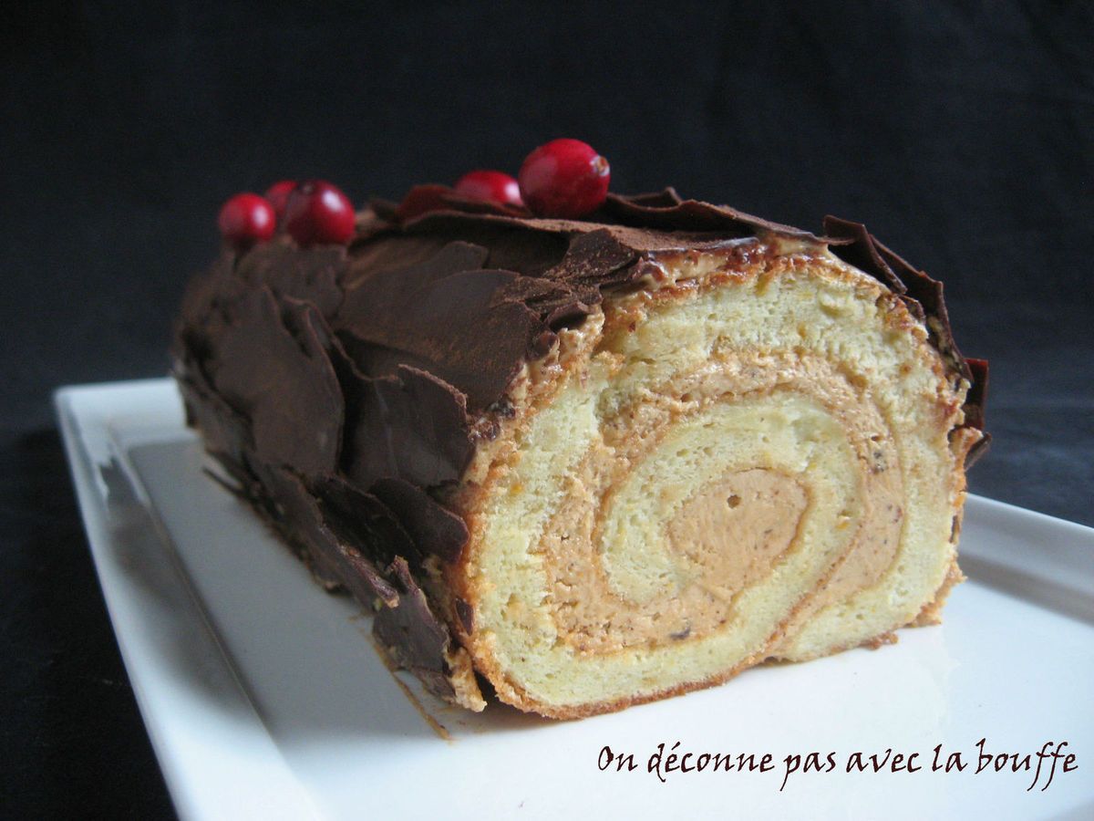 Bûche Pâte à Choux Au Faux Praliné Fumé Orange Et écorce