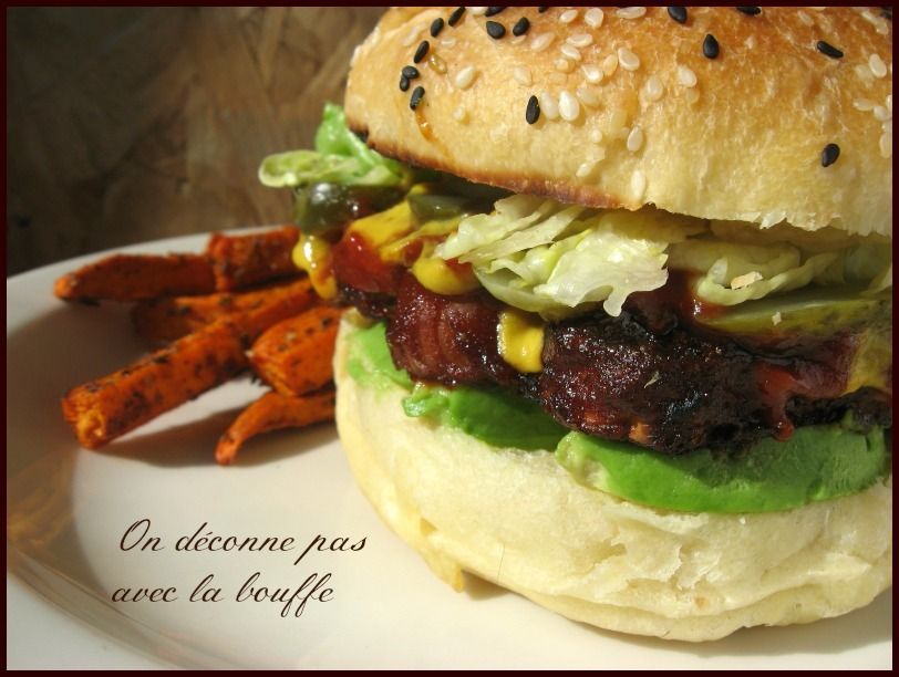 Burger au tempeh rôti à la sauce barbecue On déconne pas avec la bouffe