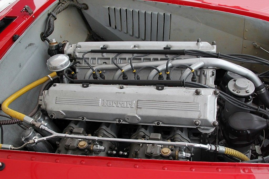 VOITURES DE LEGENDE (575) : FERRARI 500 MONDIAL PININ FARINA SPYDER - 1954