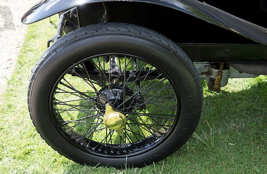 VOITURES DE LEGENDE (577) : BUGATTI TYPE 18 LABOURDETTE TORPEDO &quot;BLACK BESS&quot; - 1912