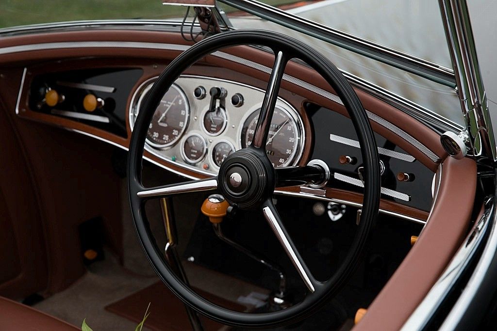 VOITURES DE LEGENDE (1356) : LANCIA ASTURA PININ FARINA "BOCCA" CABRIOLET - 1936